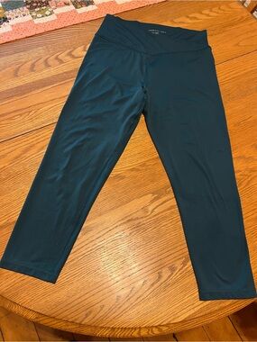 American Eagle Teal Lightweight 
Everything Legging 7/8 Length- Size: L 🦅